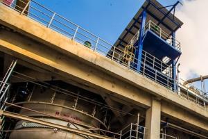 化工水蜜桃成人网金屬屋麵如何防腐防水